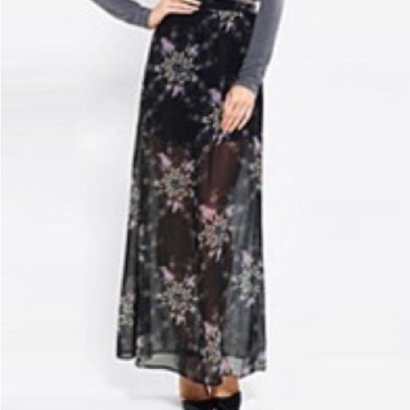 Iron Fist nightmare catcher maxi skirt. - Picture 2 of 9